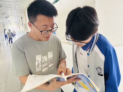 以仁爱筑暖巢，以正气育桃李，看菏泽国开教师的温情与担当 ②